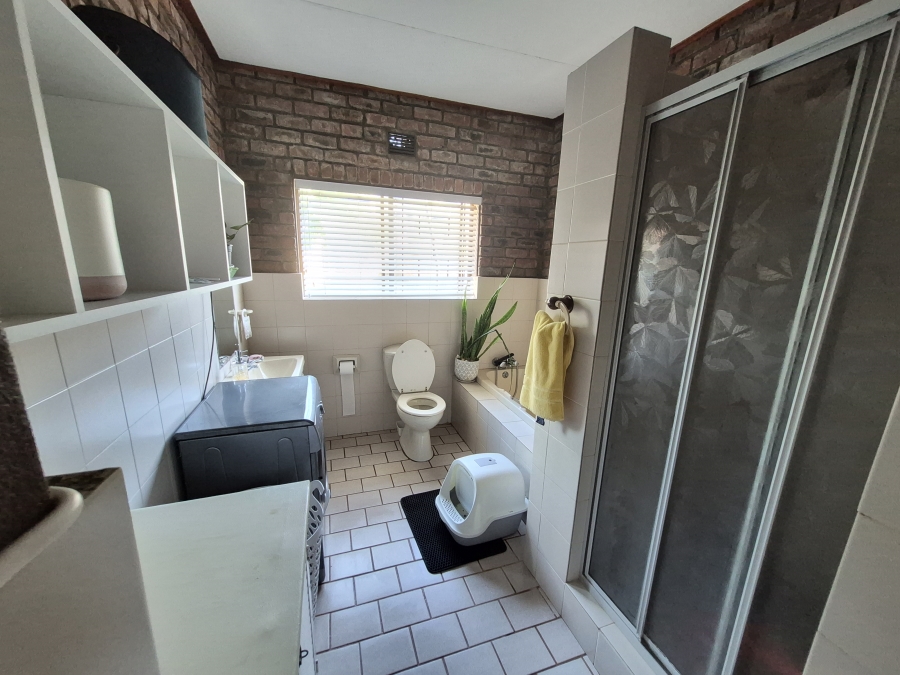 5 Bedroom Property for Sale in Dana Bay Western Cape